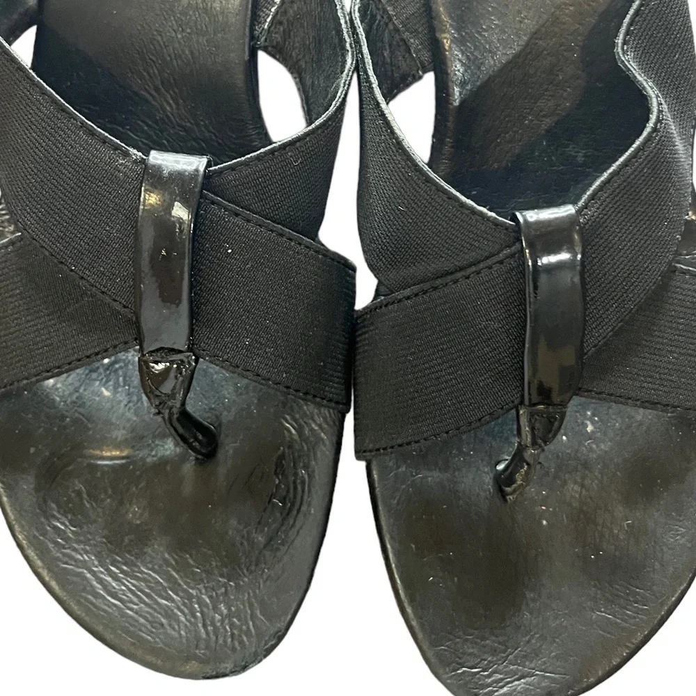 Donald J Pliner Clove Black Criss Cross Stretch Straps Toe Post Sandals 7.5
